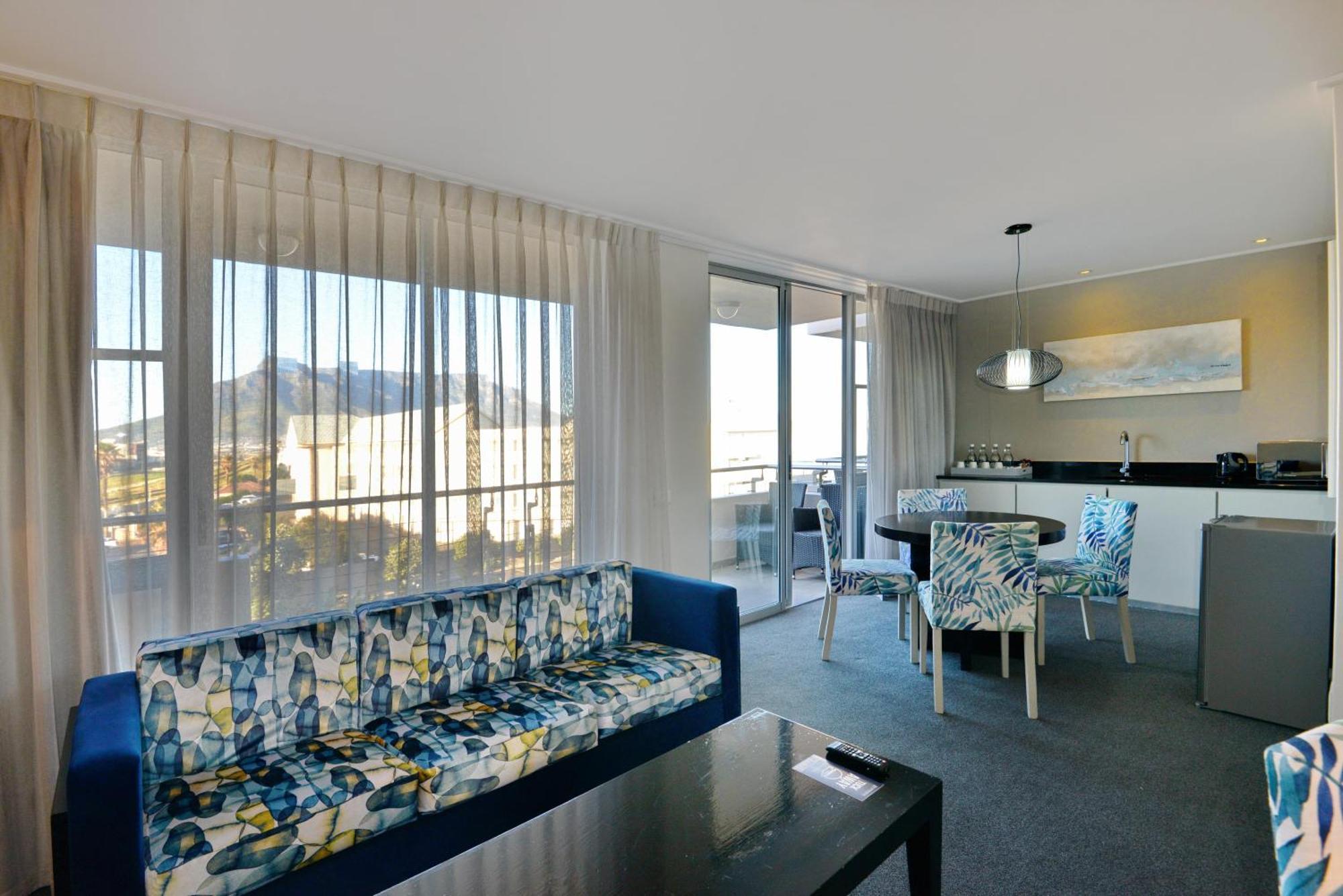 Two-Bedroom Suite,1539155965:JPEG
